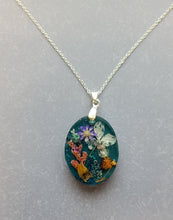 Load image into Gallery viewer, Pressed Flower Necklace for Nature Lover
