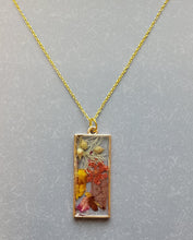 Load image into Gallery viewer, Pressed Flower Necklace for Nature Lover
