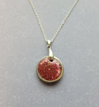 Load image into Gallery viewer, Pressed Flower Necklace for Nature Lover
