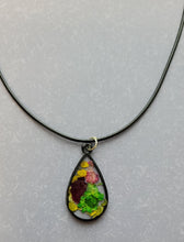 Load image into Gallery viewer, Pressed Flower Necklace for Nature Lover
