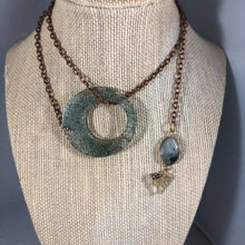 Load image into Gallery viewer, Green Cocoon with Labradorite lariat necklace
